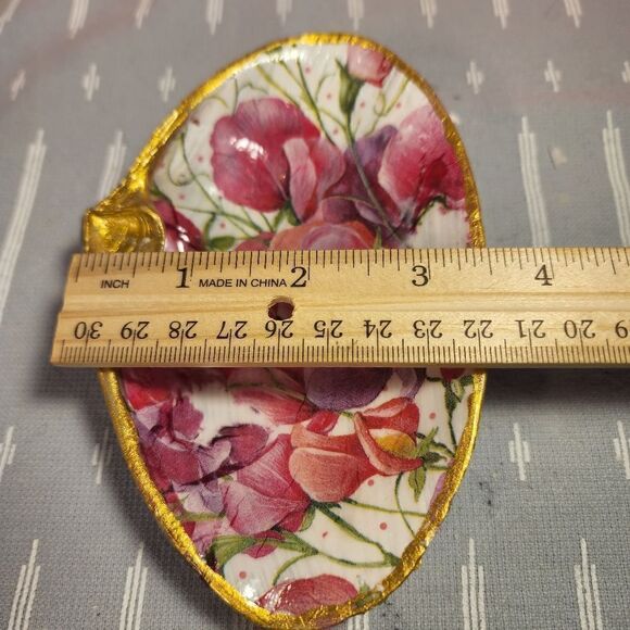 DECOUPAGE CLAM SHELL DECOUPAGE PINK FLOWERS ON A CLAM SHELL TRINKET DISH - Picture 9 of 10